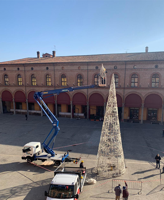 Mollo Noleggio piattaforma autocarrata con cesta a Imola