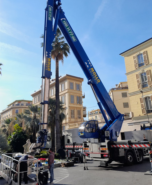 mollo Noleggio piattaforma aerea con operatore a Vado Ligure Savona - Noleggio a caldo