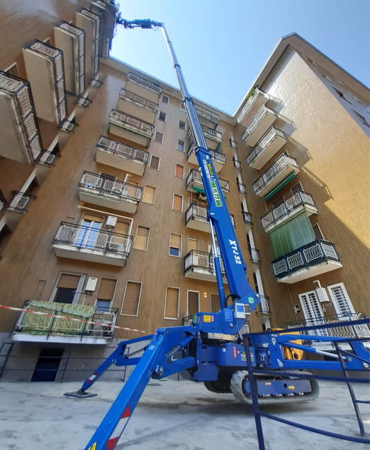 mollo Noleggio piattaforma aerea con cestello elevatore ragno a lavoro a Sassuolo