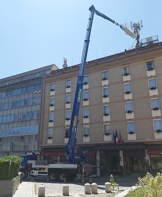 mollo Noleggio piattaforma aerea con operatore Ivrea
