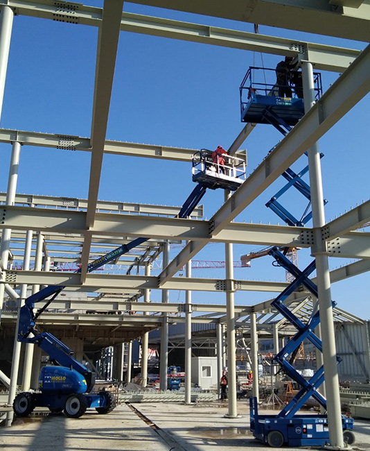 piattaforma aerea cantiere Varese - Mollo Noleggio
